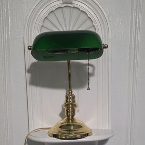 Vintage-Inspired Banker's Lamp: Art Deco Brass Desk Light with Green Glass Shade